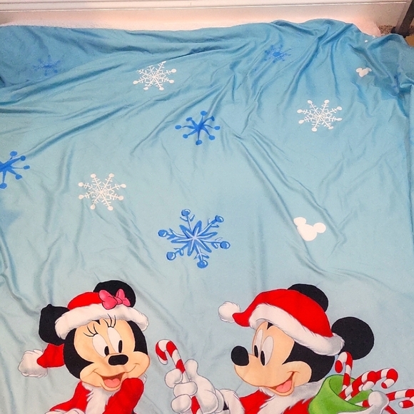 GUC Twin Mickey and Minnie Sherpa fleece duvet cover 62.5" x 85" - Picture 3 of 4